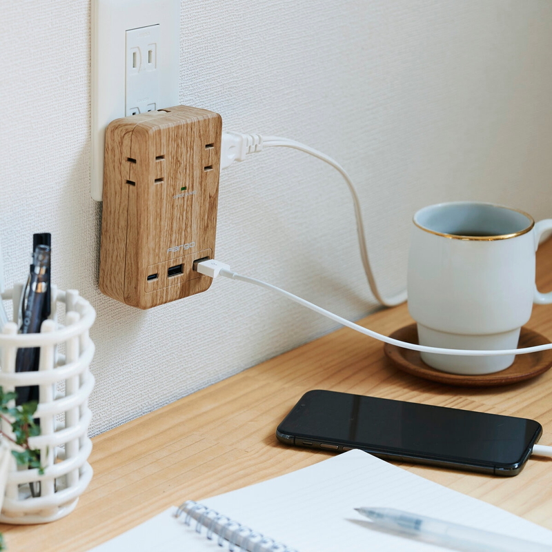 (コストコ) ファーゴ 木目調壁挿し電源タップ 2個セット PTN221BW 4AC/USB-AX2/CX1 - 画像 (4)
